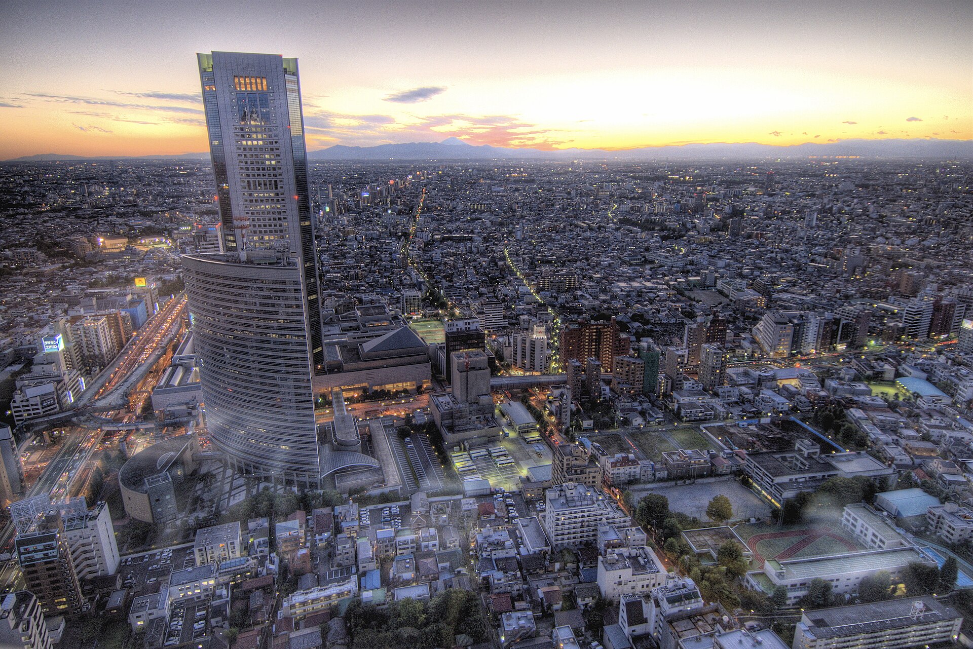 Sunset over western Tokyo from Nishi-Shinjuku, with Mount Fuji on the horizon