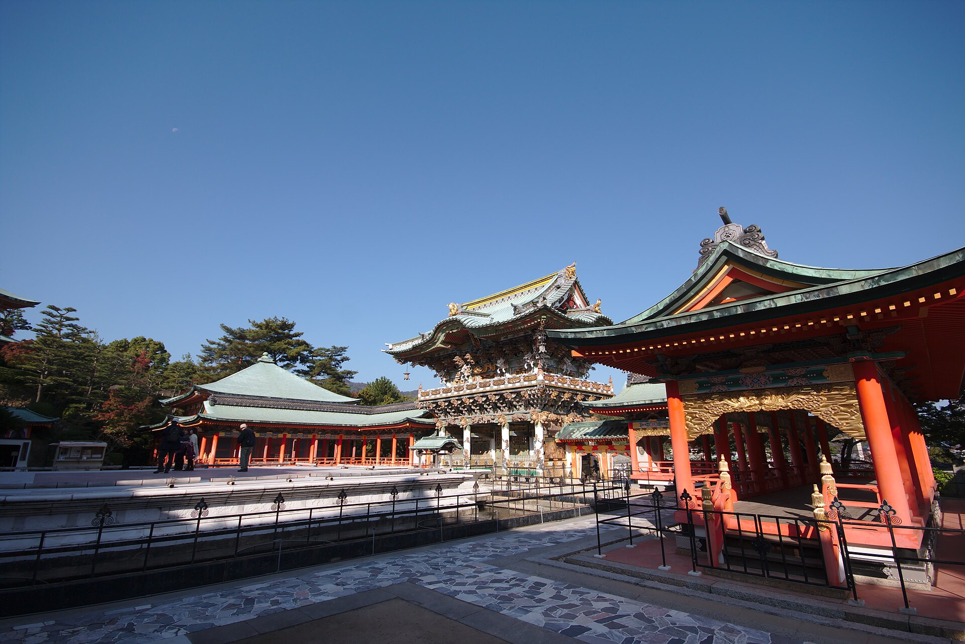 Los pabellones rojos y verdes del templo Kōsan-ji, en Setoda