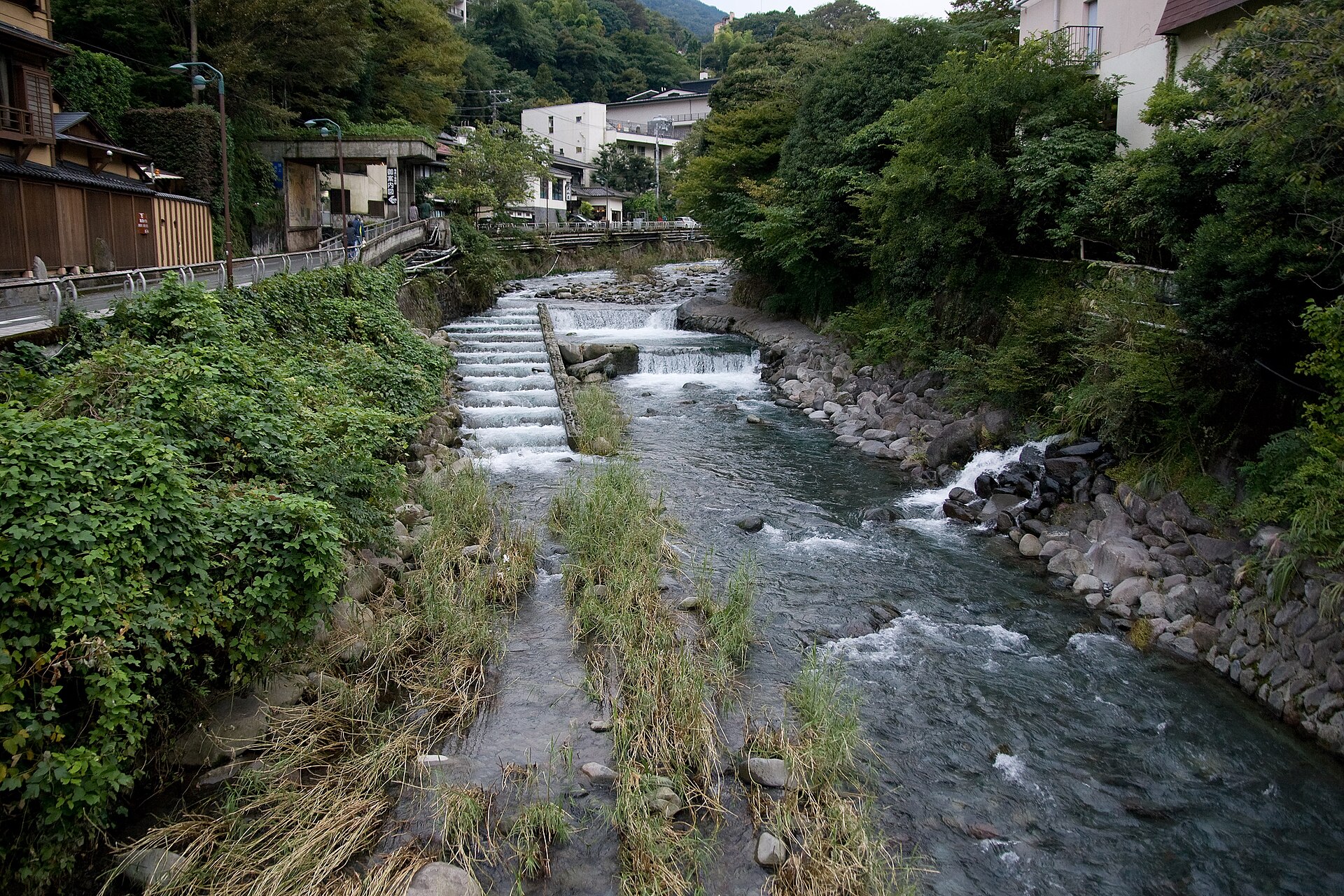 El río Sukumo en Hakone-Yumoto, junto al que está el ryokan más arriba